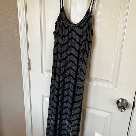 Vintage Merona Black and Gray Chevron Strappy Maxi Dress 100% Rayon - Picture 9 of 10